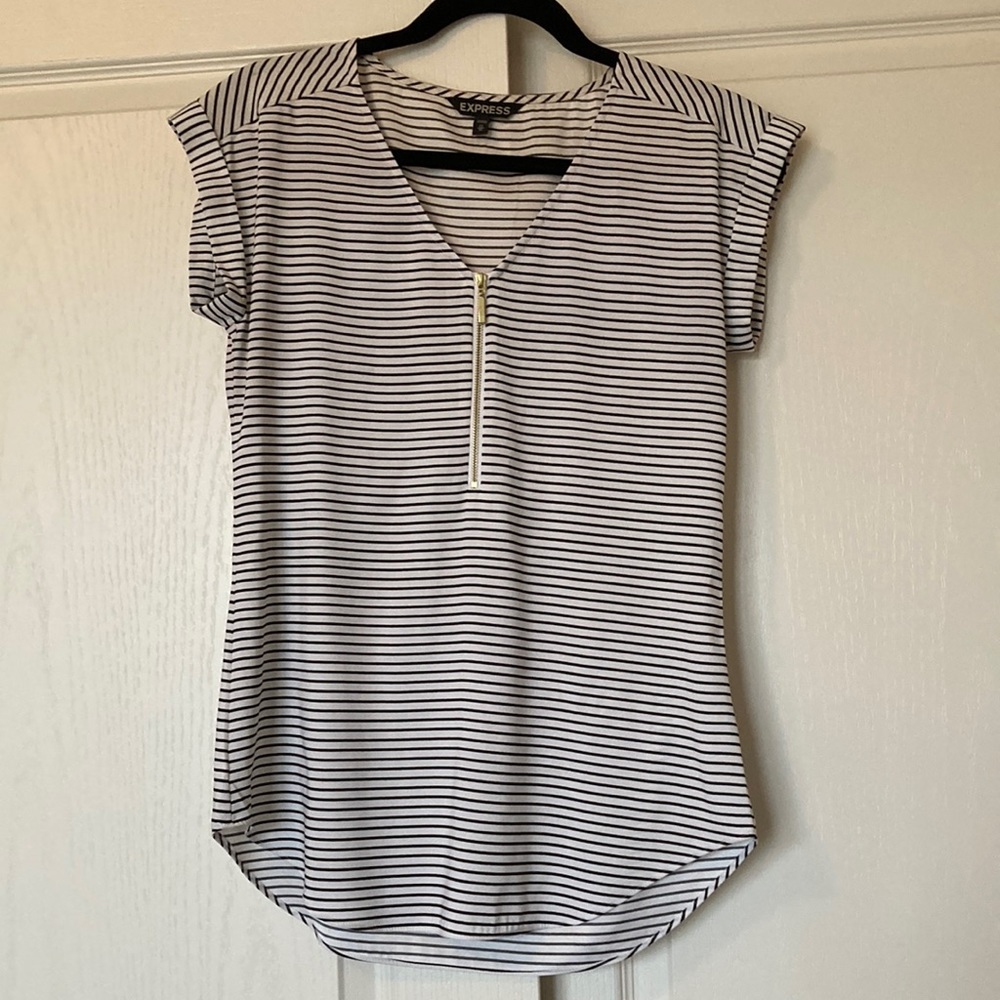 Express Black and White Shirt Size XS